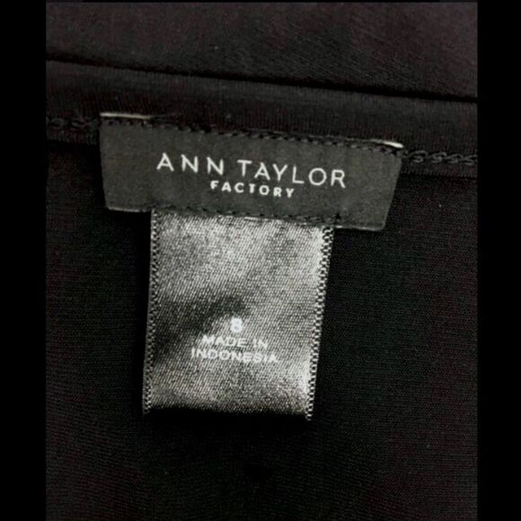 ANN TAYLOR Black Bell Sleeve Dress Size 8 - Picture 3 of 3